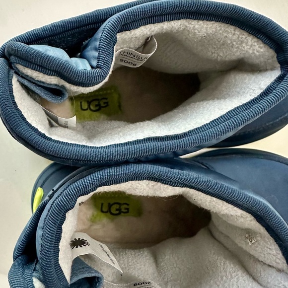 UGG children’s waterproof boots - Picture 5 of 6
